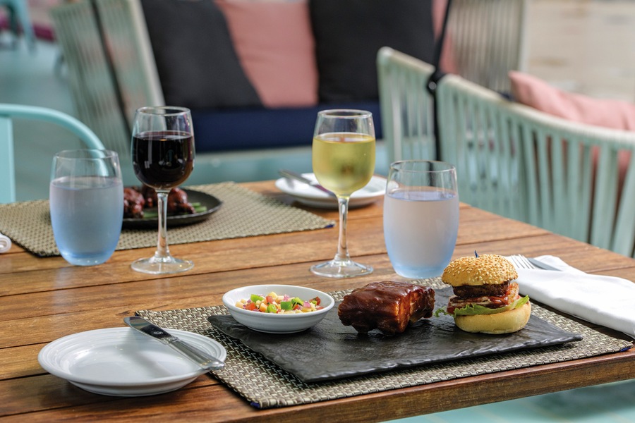 Marella Cruises Marella Explorer 2 Beach Cove Dishes ©Ben Waller 2.jpg